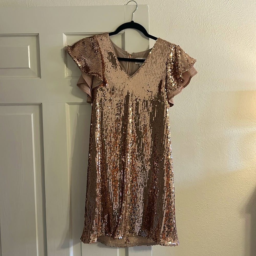Gold sequin dress - worn once! Great condition! Originally
Purchased for $60.